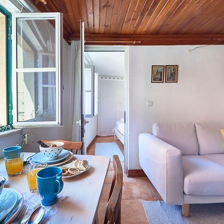 Light Filled Apartment Near Chiado, By Timecooler 리스본 외부 사진