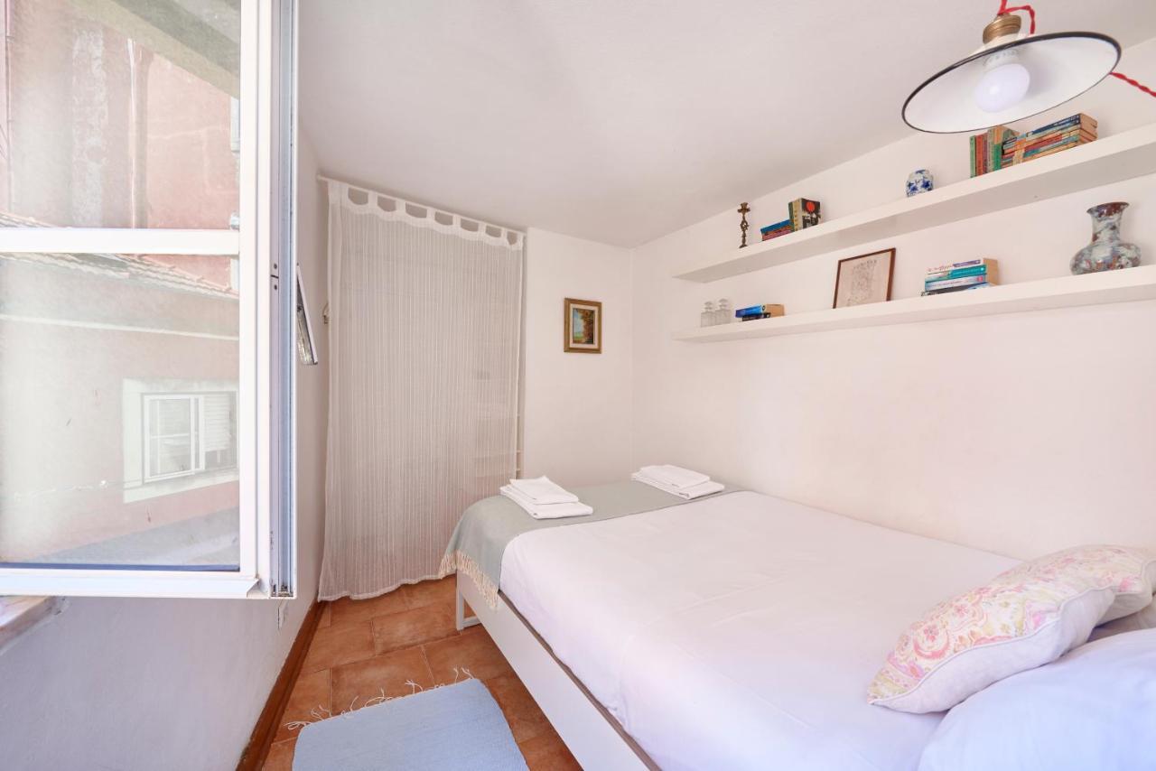 Light Filled Apartment Near Chiado, By Timecooler 리스본 외부 사진