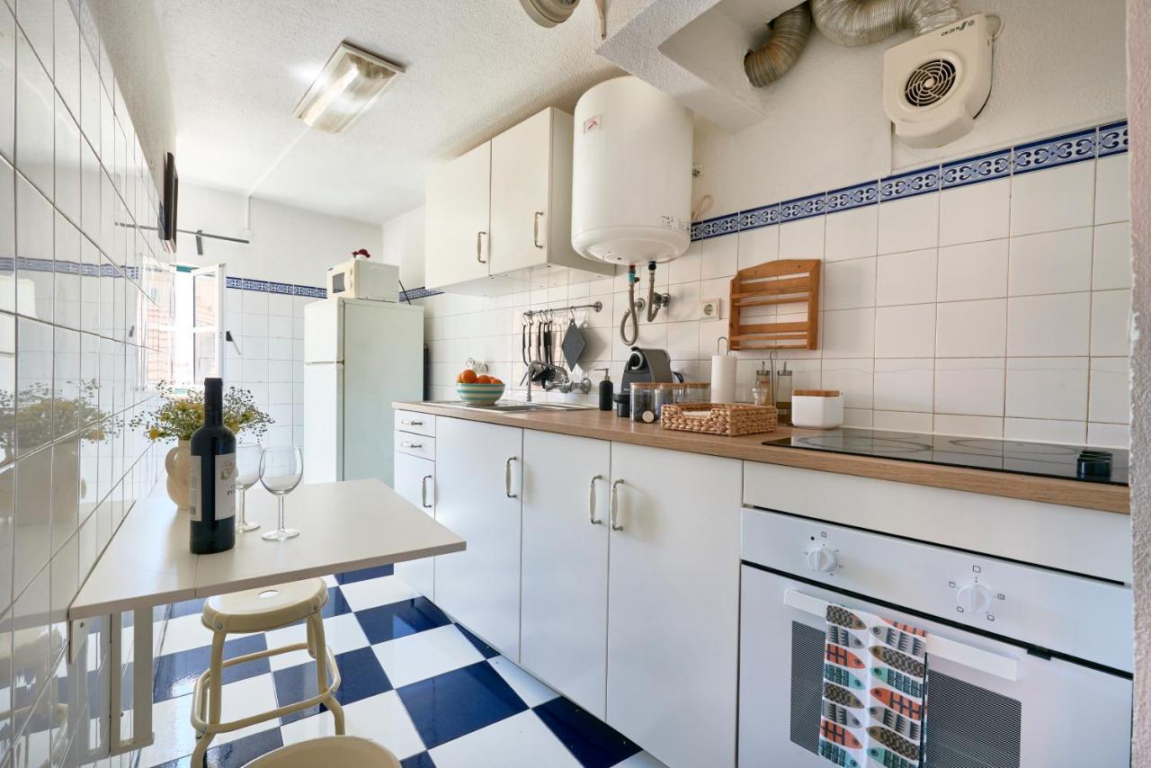 Light Filled Apartment Near Chiado, By Timecooler 리스본 외부 사진