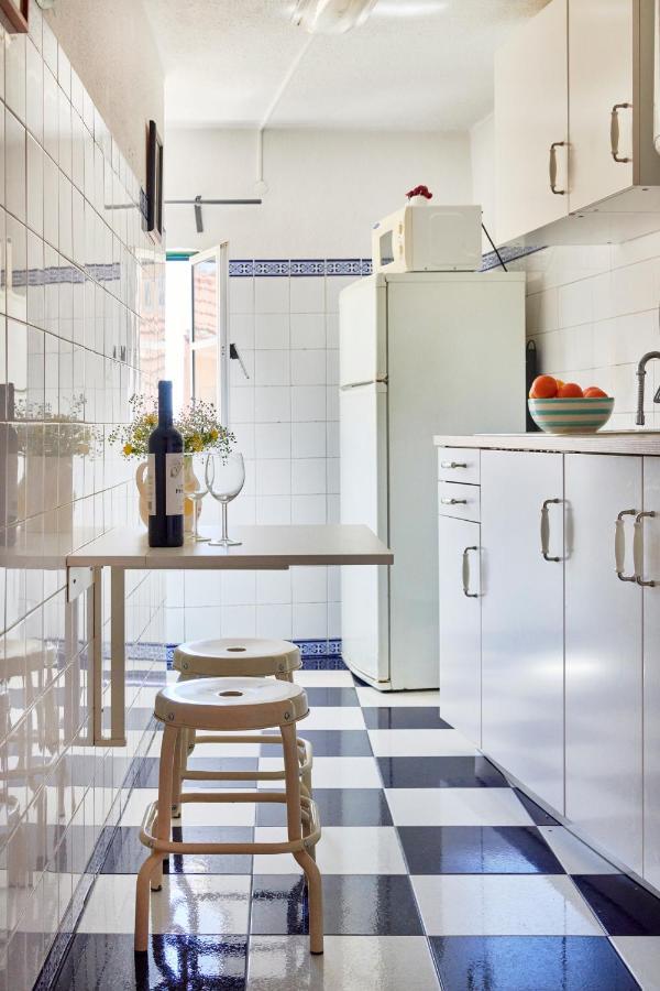 Light Filled Apartment Near Chiado, By Timecooler 리스본 외부 사진
