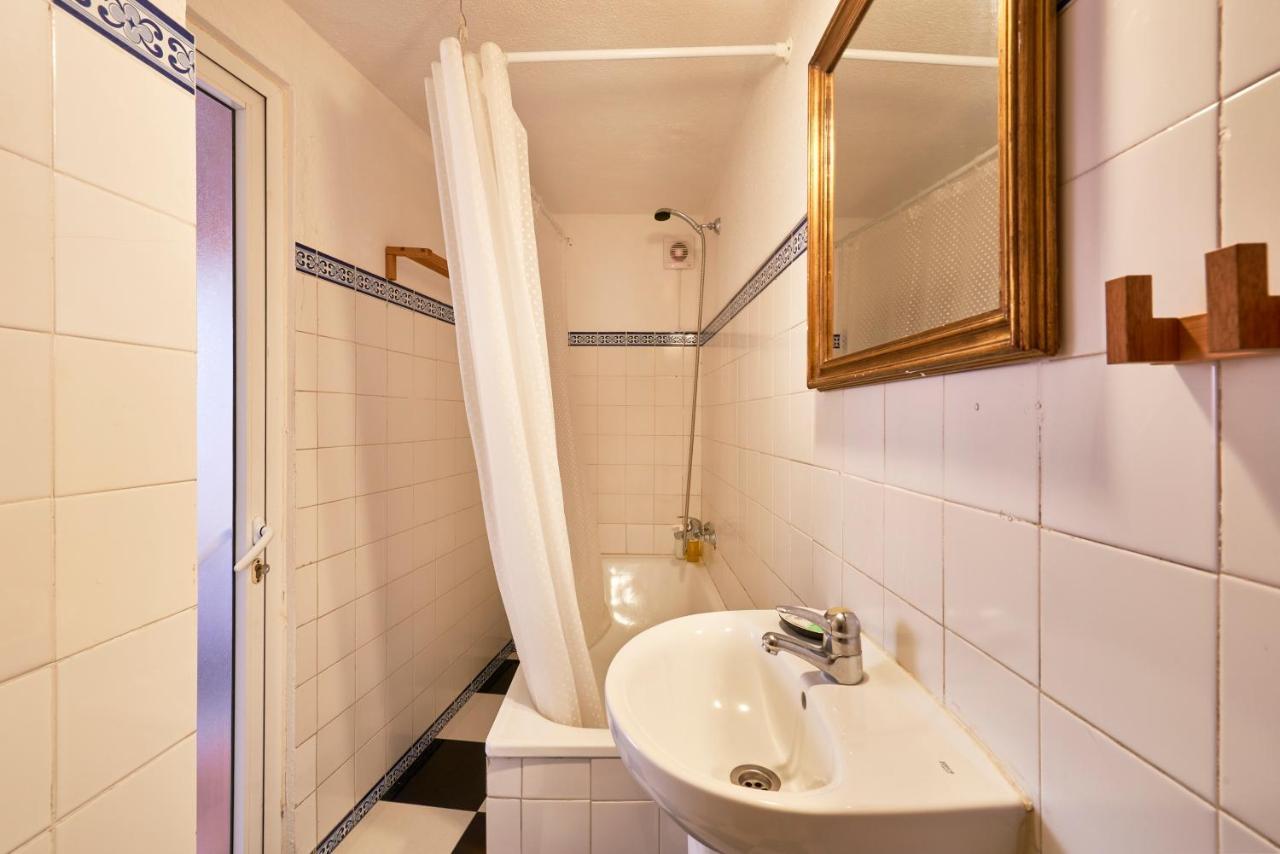 Light Filled Apartment Near Chiado, By Timecooler 리스본 외부 사진