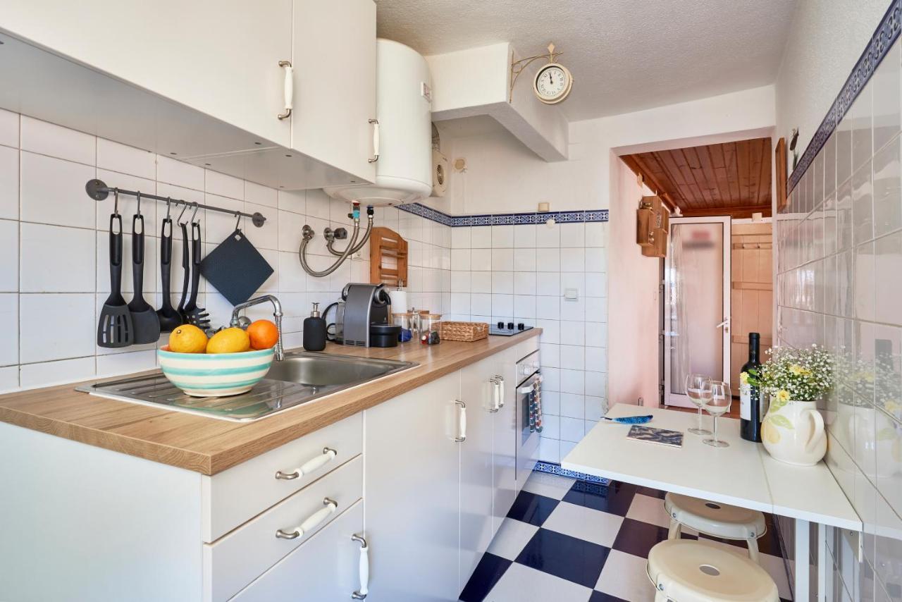 Light Filled Apartment Near Chiado, By Timecooler 리스본 외부 사진